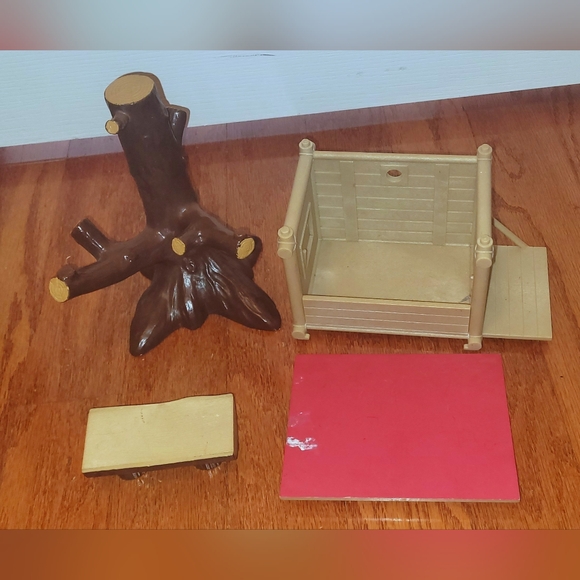 Vtg Red Roof Sylvanian Families EPOCH House, Treehouse, Bench - Picture 3 of 9